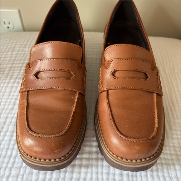Vionic Size 7.5 Fillmore Loafers - Picture 11 of 12